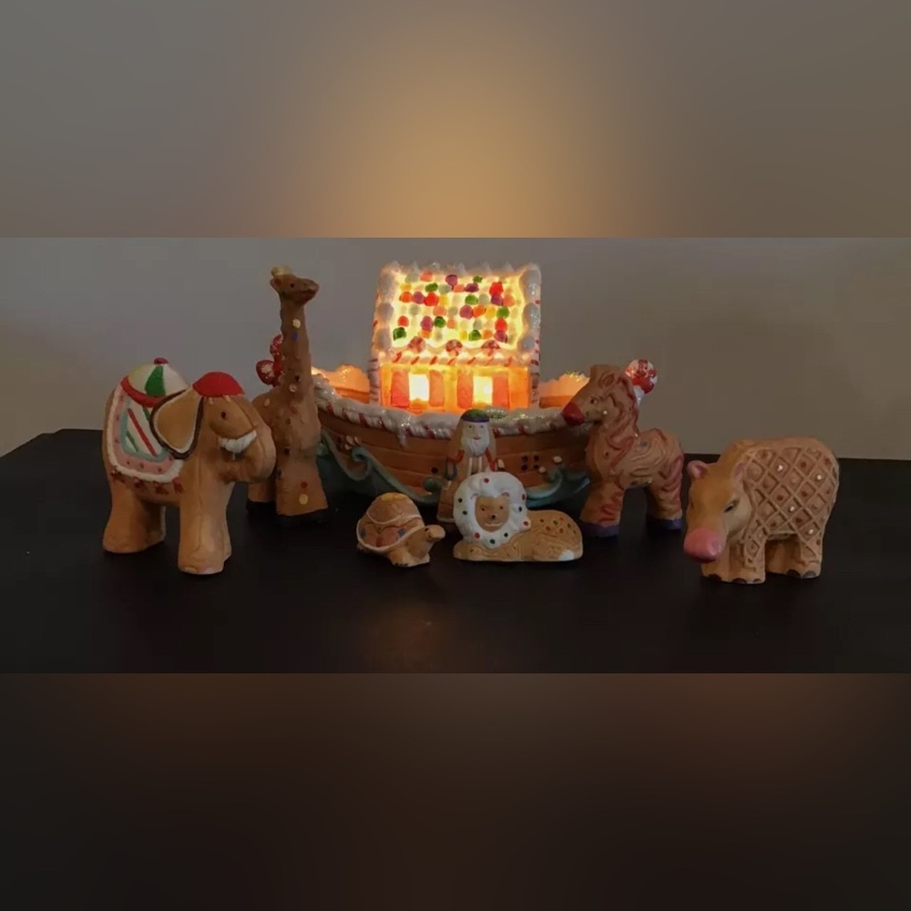 Vintage Ceramic Light Up Gingerbread Noah's Ark With Noah‎ And Animals